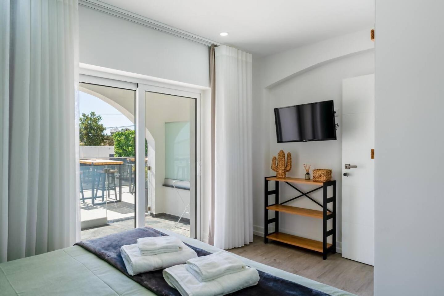 Malpique Heated Pool & Jacuzzi Guest House Albufeira Room photo
